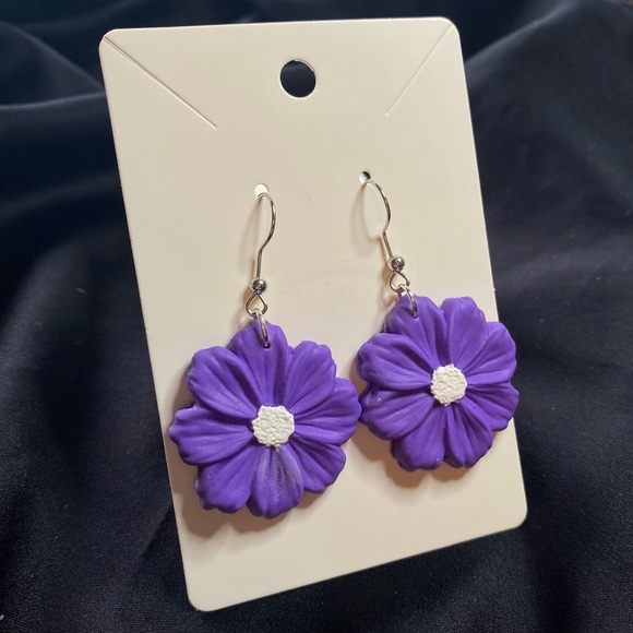 Blue Willow Boutique Earrings - Picture 1 of 3